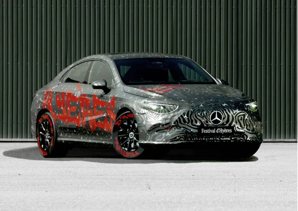 Teaser für die nächste Generation der Mercedes-Benz CLA-Klasse, die 2025 erscheinen soll Teaser für die nächste Generation der Mercedes-Benz CLA-Klasse, die 2025 erscheinen soll