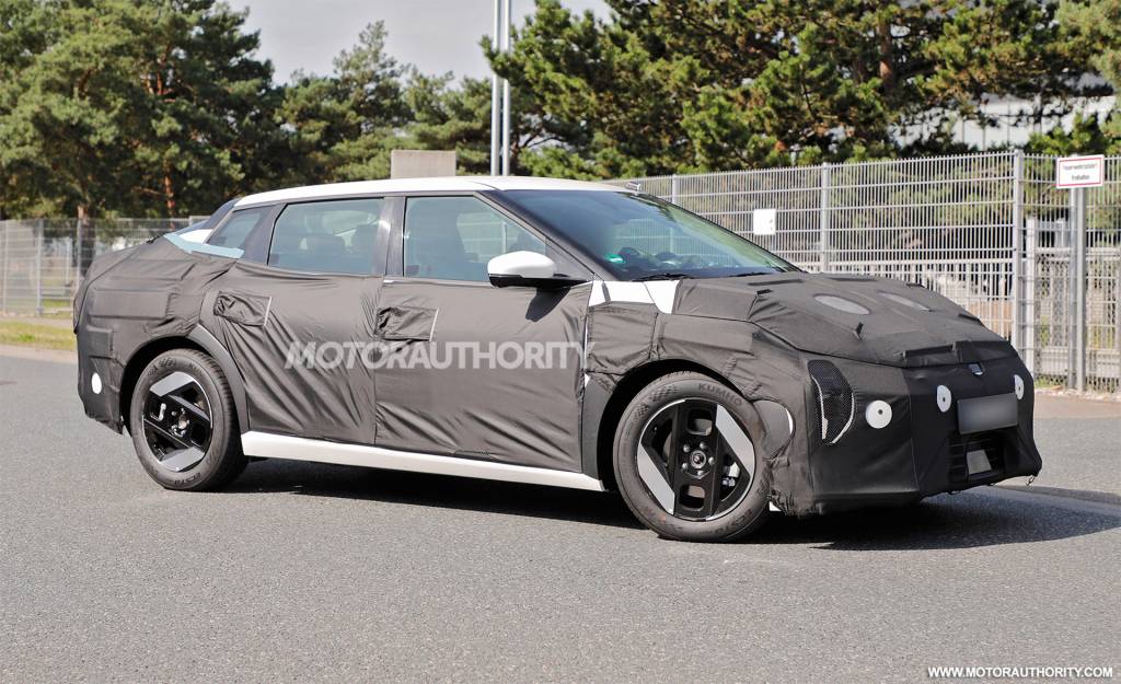 Erlkönigaufnahmen vom Kia EV4 Liftback 2026 – Foto über Baldauf Erlkönigaufnahmen vom Kia EV4 Liftback 2026 – Foto über Baldauf