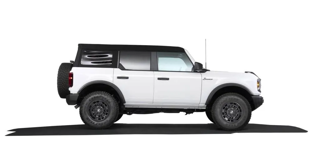 Ford Custom Garage Matte Black-Paket für Bronco Ford Custom Garage Matte Black-Paket für Bronco