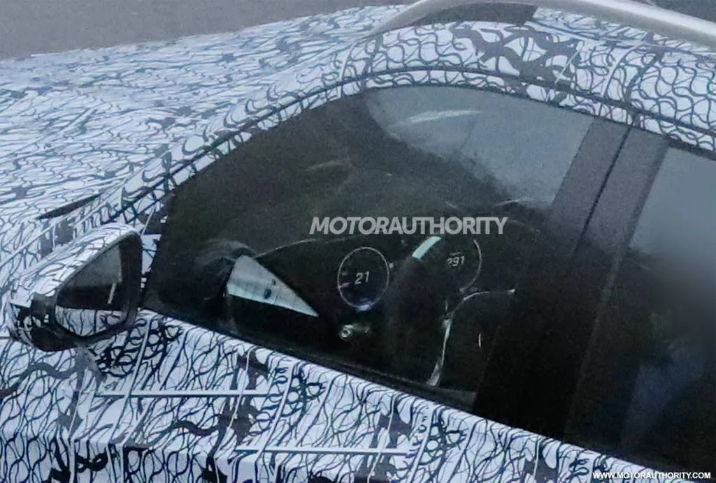 Erlkönigbilder der Mercedes-Benz GLB-Klasse EV aus dem Jahr 2027 – Foto über Baldauf Erlkönigbilder der Mercedes-Benz GLB-Klasse EV aus dem Jahr 2027 – Foto über Baldauf