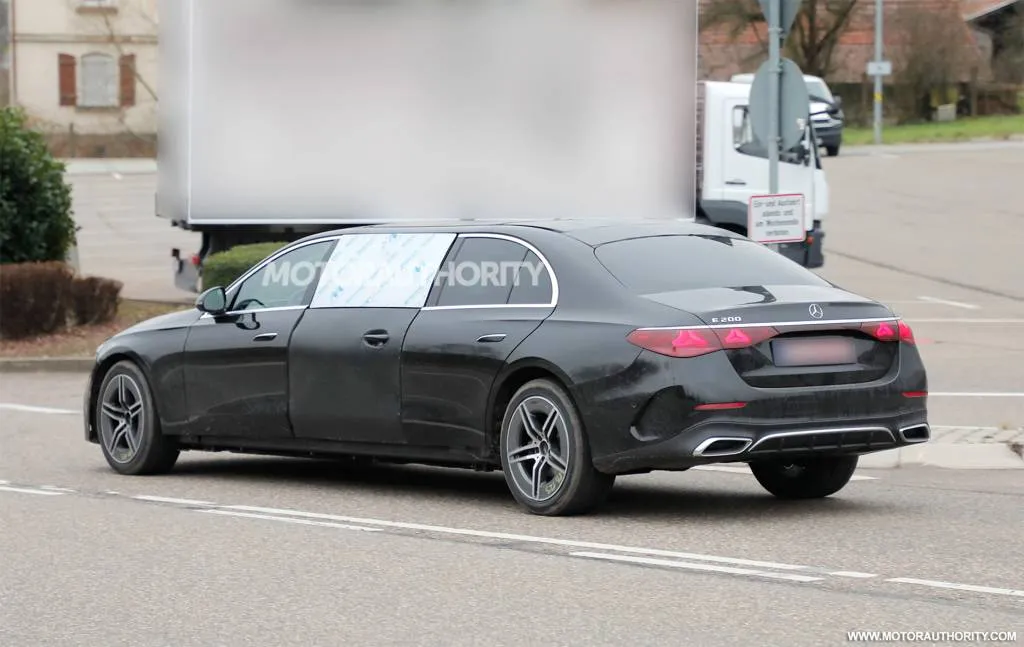 2026 Mercedes-Benz E-Klasse Stretchlimousine von Binz Erlkönigbilder – Foto über Baldauf 2026 Mercedes-Benz E-Klasse Stretchlimousine von Binz Erlkönigbilder – Foto über Baldauf