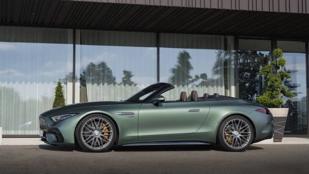 2025 Mercedes-Benz AMG SL 63 S E Performance