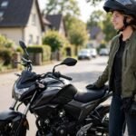 125er Versicherung Kosten für Fahranfänger 2026: junger Fahrer mit 125er Motorrad